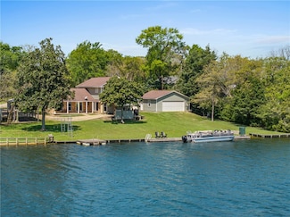 43 Lakeland Dr S, Normangee, TX 77871