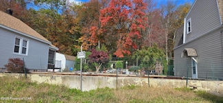 19 3rd St, Beaver Meadows, PA 18216