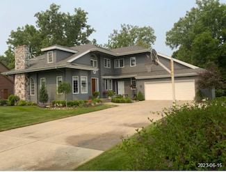 2211 Mission Hills Dr SE, Grand Rapids, MI 49546