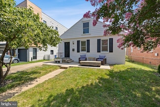 913 S Oak St, Arlington, VA 22204