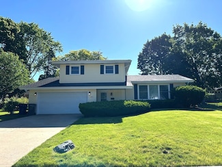 825 Carol Ave, Elgin, IL 60123