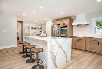 230 Cushman Ln, South Dartmouth, MA 02748