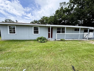 1461 Irish Hill Dr, Biloxi, MS 39530