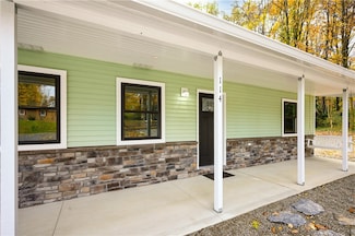 114 Wood St, New Castle, PA 16102