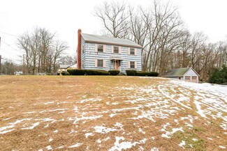 1 Carleton Rd, Rochdale, MA 01542