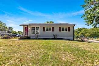 4032 Carnation Dr, Saint Louis, MO 63125