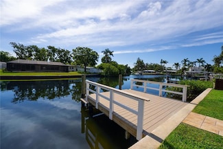 4623 Carson St NE, Saint Petersburg, FL 33703