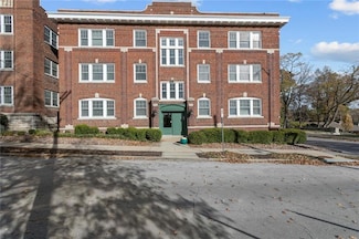 514 E 44th St Unit 300, Kansas City, MO 64110