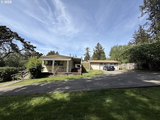 17813 Aqua Vista Ln, Brookings, OR 97415