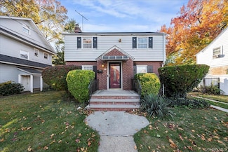 51 Meadowbrook Rd, Hempstead, NY 11550