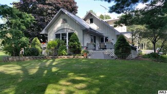 185 Pine Hill Lake Dr, Horton, MI 49246