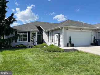 3849 Farmstead Dr, Fayetteville, PA 17222