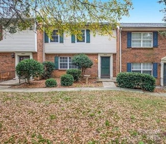 8805 Hunter Ridge Dr, Charlotte, NC 28226