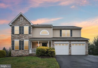 8 Hillside Dr, Royersford, PA 19468
