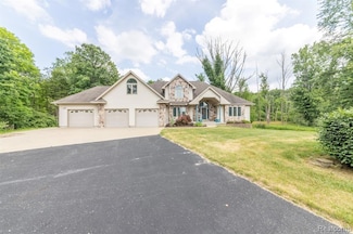 4695 Powell Dr, Mount Pleasant, MI 48858