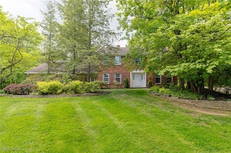 9409 Kings Ct, Brecksville, OH 44141