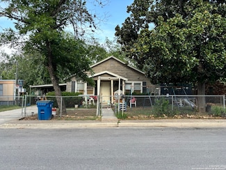724 Ormond St, Pleasanton, TX 78064