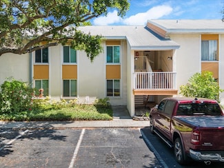 776 100th Ave N Unit 104, Saint Petersburg, FL 33702