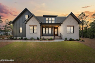 175 Sugar Sand Ln, West End, NC 27376