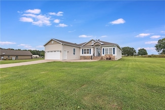 13496 Loyle Ln, Gravette, AR 72736