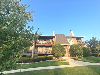 9190 Del Prado Dr Unit 1N, Palos Hills, IL 60465