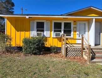206 S 5th St, Spring Lake, NC 28390