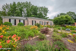 902 Ruffian Ln, Knoxville, TN 37923
