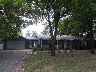 5N185 Hanson Rd, Saint Charles, IL 60175