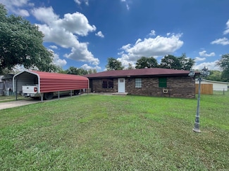 208 Finks St, Mena, AR 71953