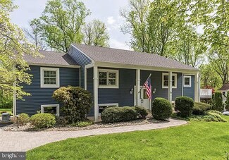 72 Hemlock Dr, Glen Mills, PA 19342