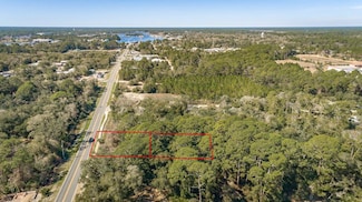 207 11th St, Carrabelle, FL 32322