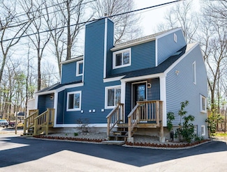 56 Conleys Grove Rd Unit A, Derry, NH 03038