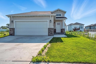 1068 David Dr, Grand Forks, ND 58201