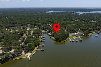 122 Dowdy Dr, Mabank, TX 75156