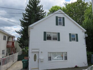 18 Cedar Ct, Lowell, MA 01852