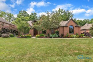 762 Lost Lakes Dr, Holland, OH 43528