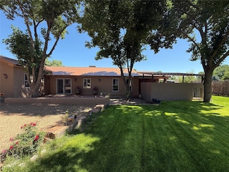 18 Walnut Loop, Espanola, NM 87532