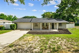 146 Lake Ring Dr, Winter Haven, FL 33884