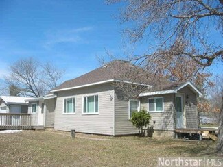 623 2nd St SW, Staples, MN 56479
