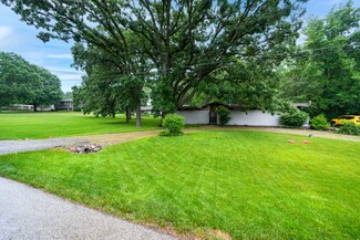 916 Forest Dr, Elgin, IL 60123