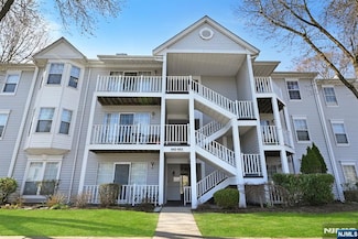 652 Plum Terrace, Mahwah, NJ 07430