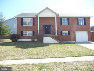 1813 Iverson St, Oxon Hill, MD 20745