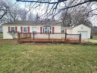 1407 E Sugnet Rd, Midland, MI 48642