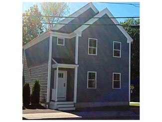 55 Common St, Saco, ME 04072