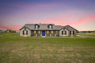 8201 Harvest Dr, Grandview, TX 76050