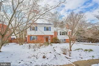 2204 Casemont Dr, Falls Church, VA 22046