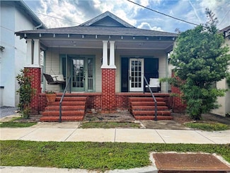 1027 Valmont St, New Orleans, LA 70115