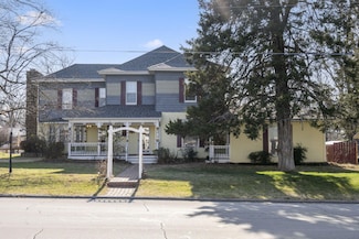 436 W Washington St, Marshfield, MO 65706