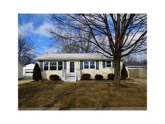 2008 Lauren Dr SW, Cedar Rapids, IA 52404