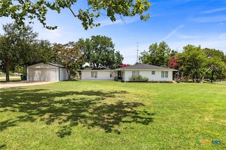 200 N 2nd St, Buckholts, TX 76518